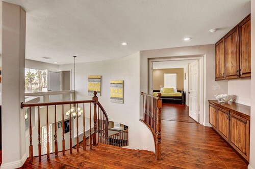 Amazing Summery Retreat~Pool-Spa-BBQ~South Strip