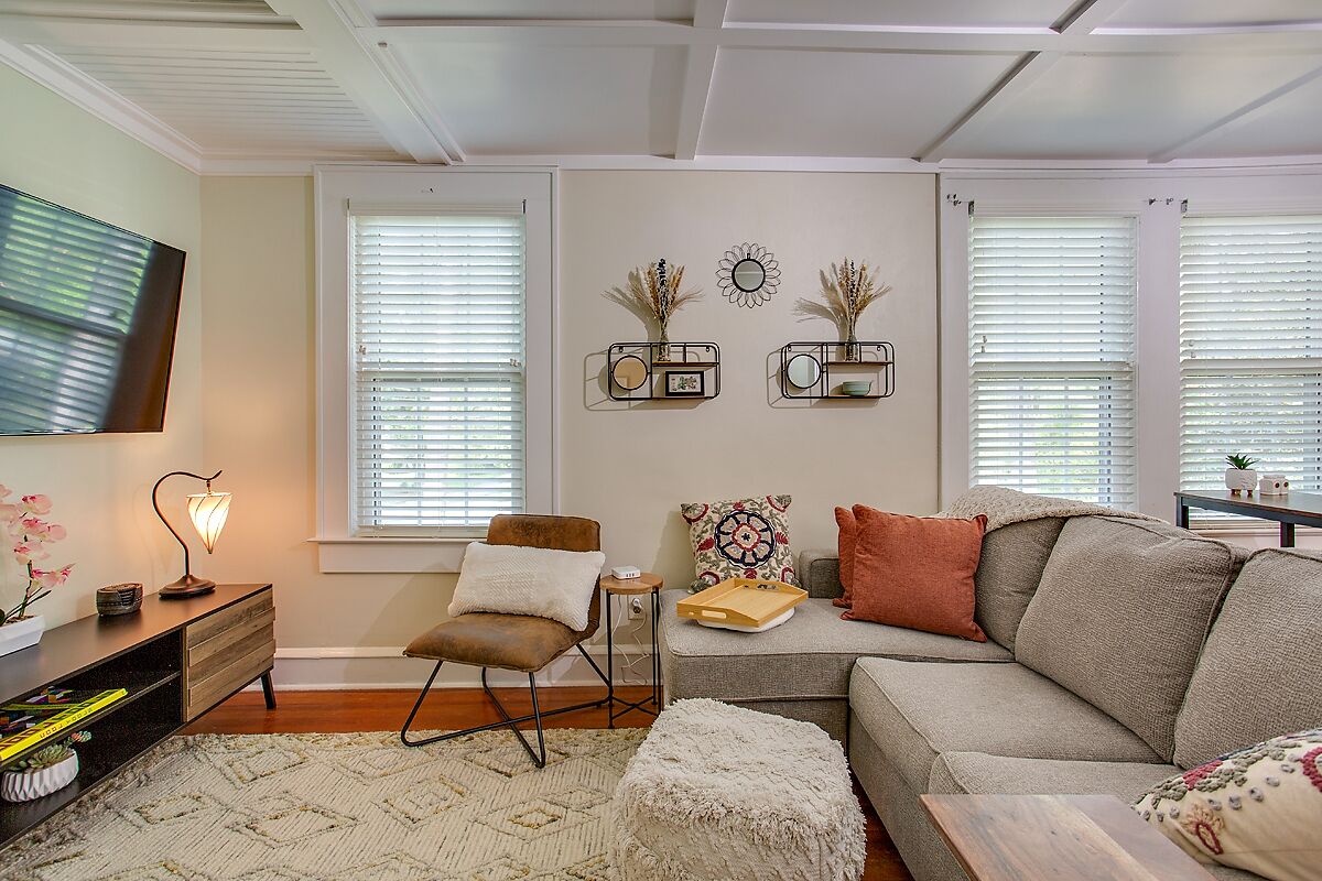 Luxury Oasis near FSU w/King bed