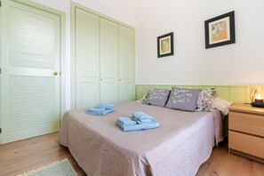 1 bedroom, free WiFi, bed sheets