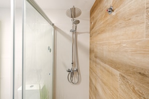 Shower, towels