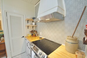 Private kitchen - Quant Cottage (Laurel)