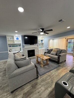 Smart TV, DVD player, books