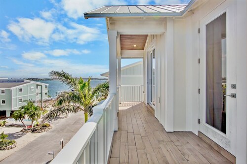 Steps to the Beach! Private Pool, Pet Friendly!