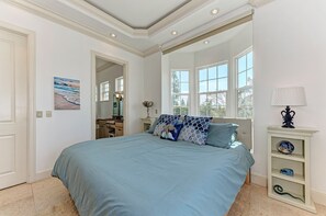 3 bedrooms, premium bedding, desk, iron/ironing board