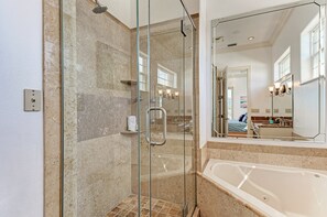 Hair dryer, towels - Gulf & Bay Views, Pool & Spa, Game Zones, Elevator, Rooftop Deck, Steps to Beach (Bradenton Beach)