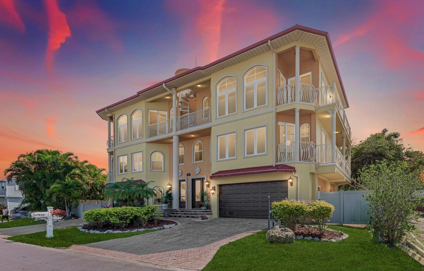 Gulf & Bay Views, Pool, Spa, Game Zones, Elevator, Rooftop Deck, Steps to Beach