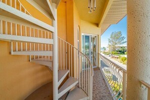 Interior - Gulf & Bay Views, Pool & Spa, Game Zones, Elevator, Rooftop Deck, Steps to Beach (Bradenton Beach)