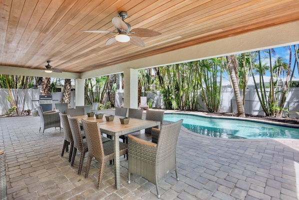 Outdoor dining