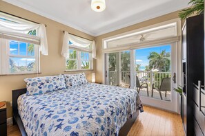 7 bedrooms, iron/ironing board, free WiFi, bed sheets - Pool, Spa, Games, and Tiki Bar! 1 Block from Beach! - View of the Gulf (Holmes Beach)