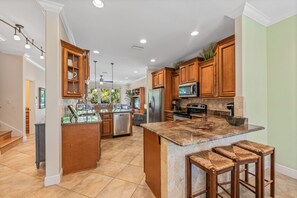 Fridge, oven, dishwasher, coffee/tea maker