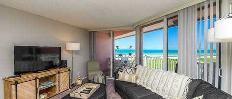 テレビ、書庫、書斎 / ワークスペース