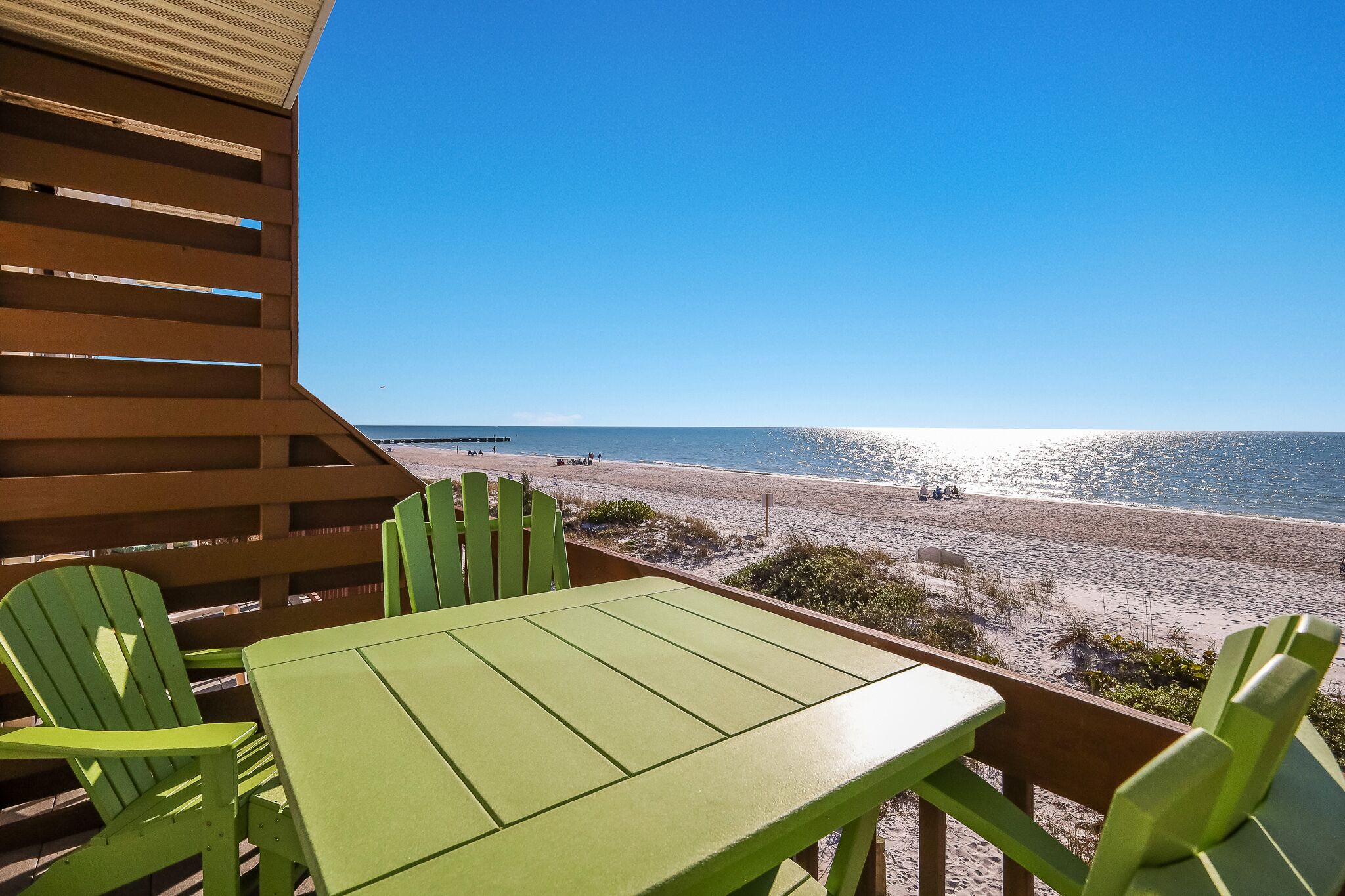 Charming Direct Gulf Front Condo.