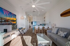 Smart TV, offices - Gulf Front Condo with Beach Access! - Sunset Sands at Capri (Bradenton Beach)