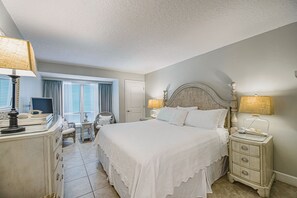 2 slaapkamers, een strijkplank/strijkijzer, gratis wifi, beddengoed