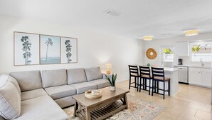 Living area - Cozy Family Duplex with Pool! Close to the Gulf Beaches (Anna Maria)