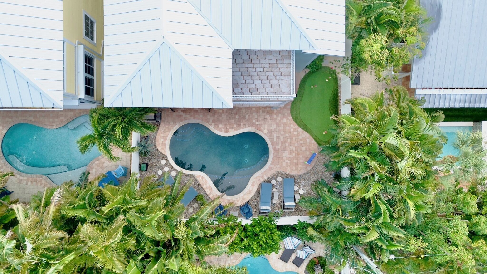 Een verwarmd zwembad