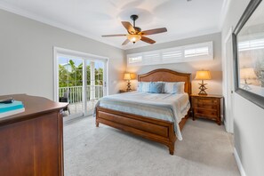 4 quartos, escrivaninha, ferros/tábuas de passar roupa