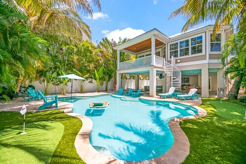 Large Private Beach Home! Private Pool, Spa and Outdoor Lighting
