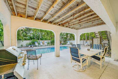 Private Home on Anna Maria! Private Heated Pool, Hot Tub, and Balconies! Near Be