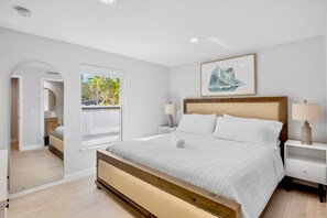 6 bedrooms, iron/ironing board, free WiFi, bed sheets