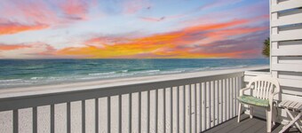 Capri Condo D! Direct Beachfront and Views!