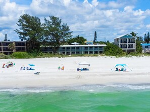 Accommodatie ligt op het strand