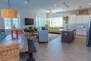 TV, pebolim, mesa de pingue-pongue