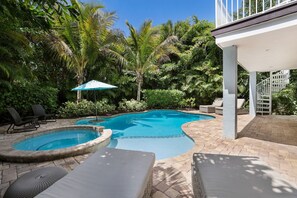 A heated pool - Large Private Duplex, Heated Pool and Spa! (Holmes Beach)