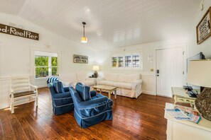 TV connectée, jeux vidéo, baby-foot, table de tennis de table