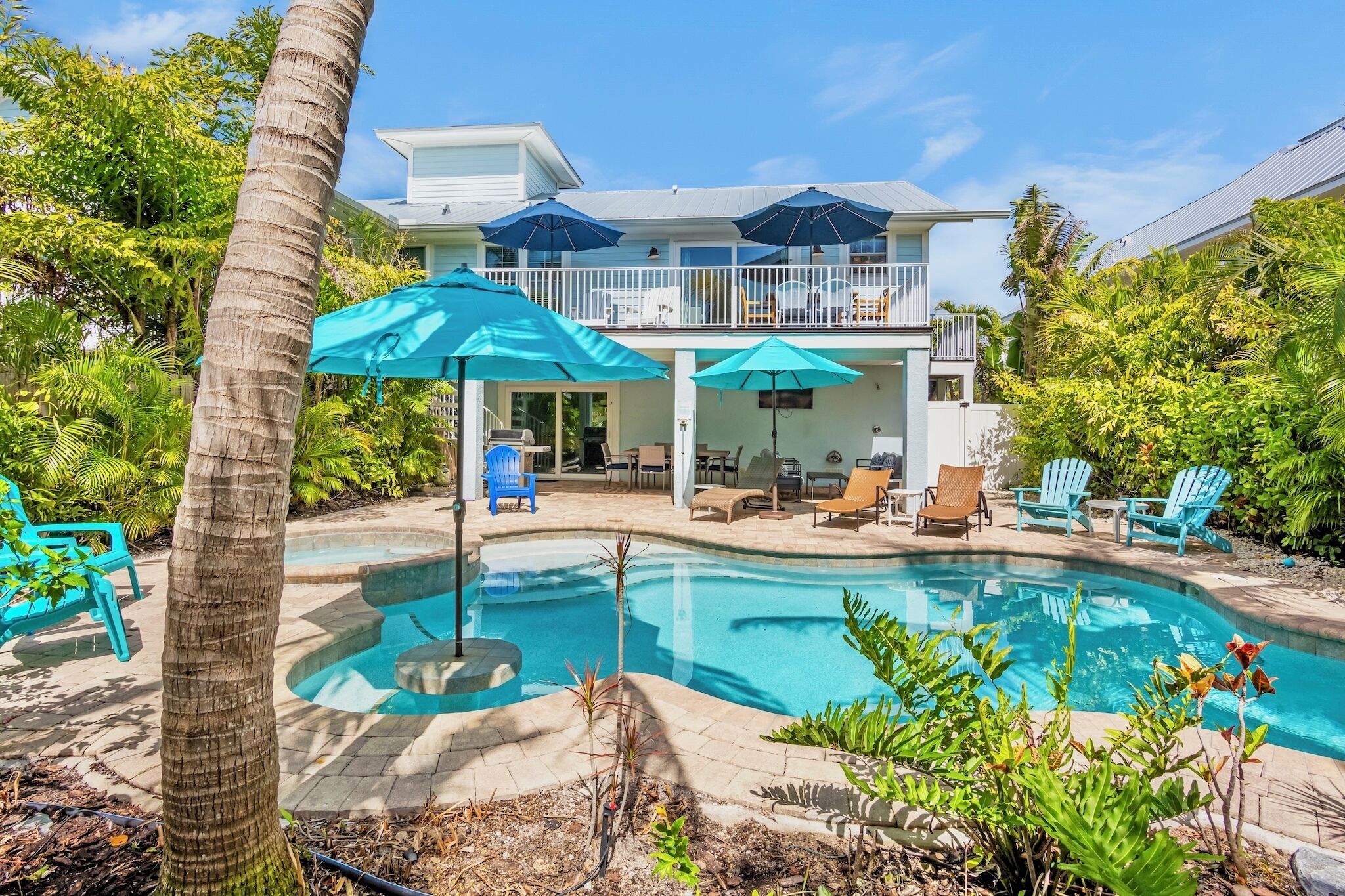 حمّام سباحة مُدفَّأ