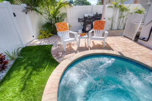 Updated Home with Pool, Spa, and Outdoor Bar! By the Beach!