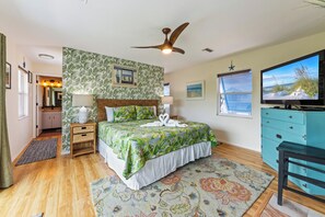 4 bedrooms, desk, iron/ironing board, free WiFi