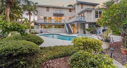 Private Canal Front Home! Heated Pool and 24 ft Boat Dock! - Tarpon Pointe