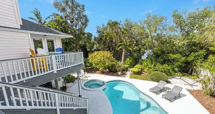 Private Canal Front Home! Heated Pool and 24 ft Boat Dock! - Tarpon Pointe