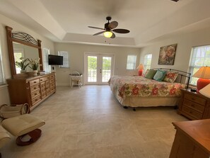 3 bedrooms, free WiFi, bed sheets - Away To Play! Pool, Balconies and Steps to Beach! (Holmes Beach)