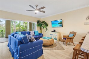TV, table tennis - AMI Home Close to the Beach with Ping Pong, Private Pool and Spa! - Quiet Palms (Holmes Beach)