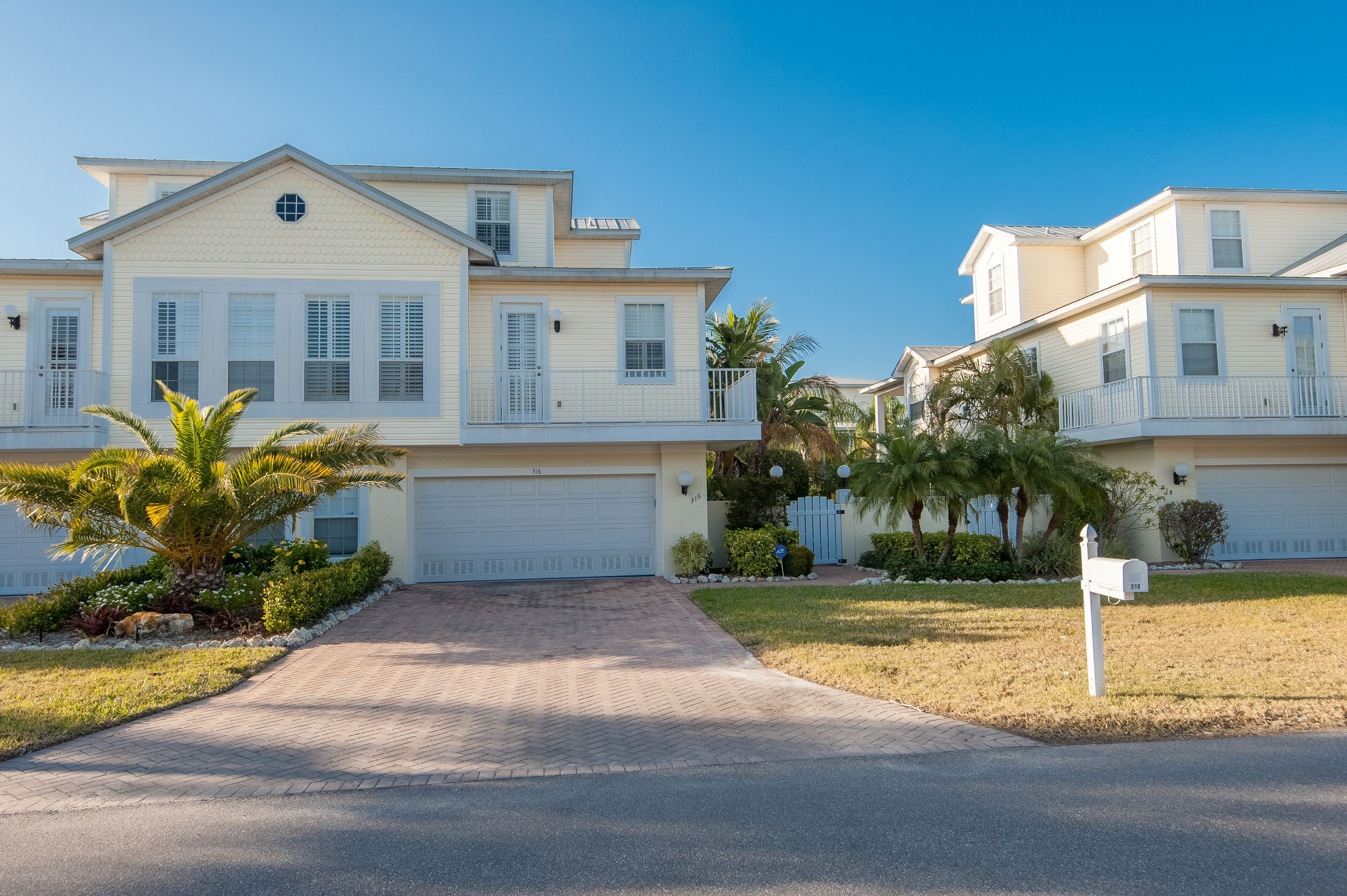 Home near the Beach with Private Pool, Gas Grill, Beach Gear - Sugar Beach