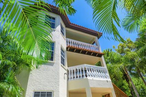 Exterior - Vacation Home with Private Pool and Ping Pong Table! Short Walk to Beach! (Holmes Beach)