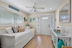 2 bedrooms, desk, free WiFi, bed sheets