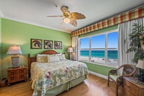 3 bedrooms, iron/ironing board, free WiFi, bed sheets - Direct Beachfront Condo! Private Balcony, Amazing Views! Community Pool (Bradenton Beach)