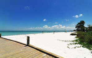 On the beach - Beachfront Condo, Pool, Tennis Court, and Private Balcony - Sun Plaza West 110 (Holmes Beach)