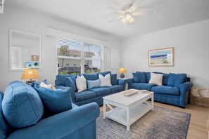 Smart TV, offices - Beach Front Duplex! With Direct Beach Access and Scenic Views (Holmes Beach)