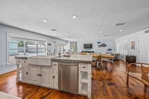 Interior - North End Home, 5 Houses to Beach! Near Pine Ave! (Anna Maria)
