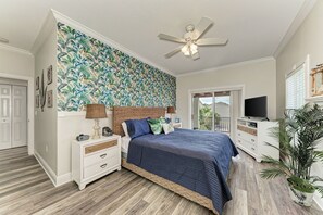 4 bedrooms, iron/ironing board, free WiFi, bed sheets - Family Vacation Home Near the Beach! Game Room, Heated Pool! - Salty Sands (Holmes Beach)