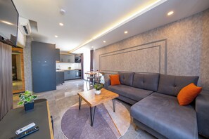 Junior Suite | Private kitchen | Full-sized fridge, oven, stovetop, electric kettle