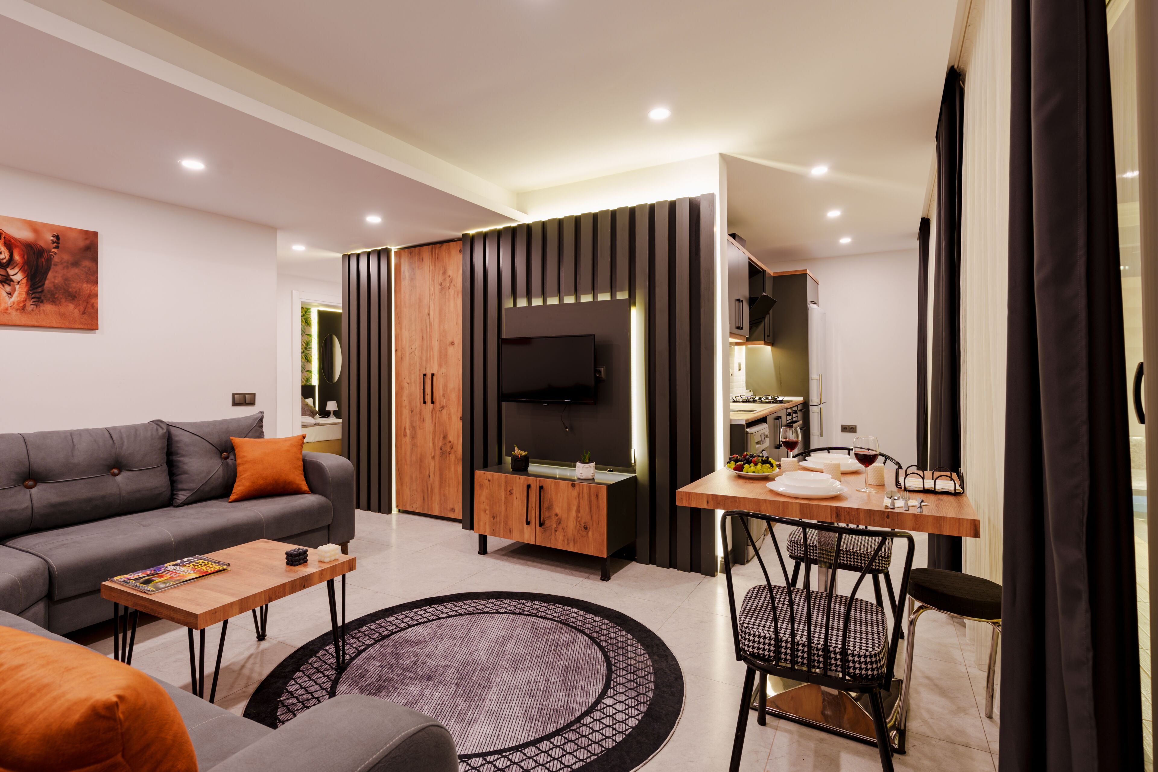 Family Suite 2+1 | 高級寢具、免費迷你吧、獨特裝潢、書桌