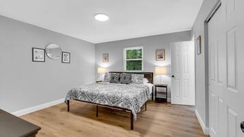4 habitaciones, tabla de planchar con plancha, wifi y ropa de cama
