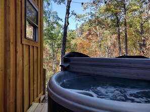 Outdoor spa tub - Cabin for two with an awesome view (Stanton)