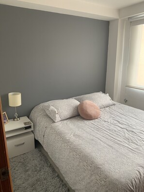 1 habitación, wifi y ropa de cama