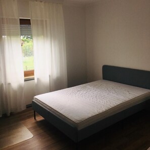 3 عدّة غرف نوم وواي فاي وملاءات أسرّة وتسهيلات لدخول الكراسي المتحركة